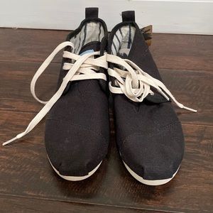 NWT Black Toms Botas sneaker 7.5